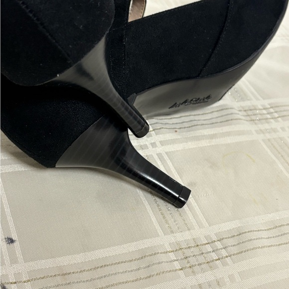 Life Stride Black T-Strap Heels - Picture 5 of 7